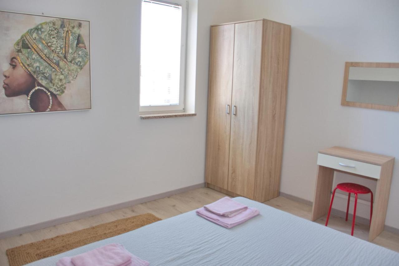 Apartments Summersong Novalja Εξωτερικό φωτογραφία