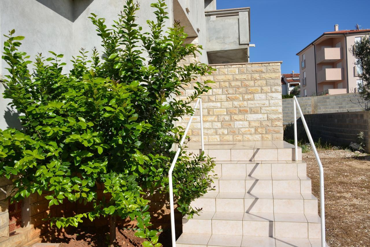 Apartments Summersong Novalja Εξωτερικό φωτογραφία